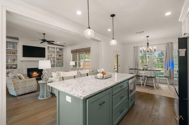 65 W Cadbury Ln., Hattiesburg, MS 39402