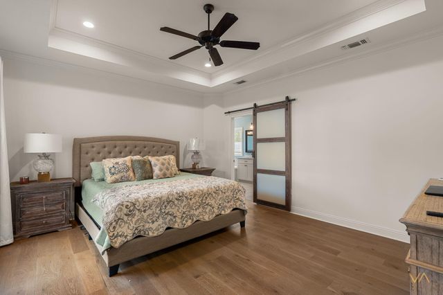 65 W Cadbury Ln., Hattiesburg, MS 39402