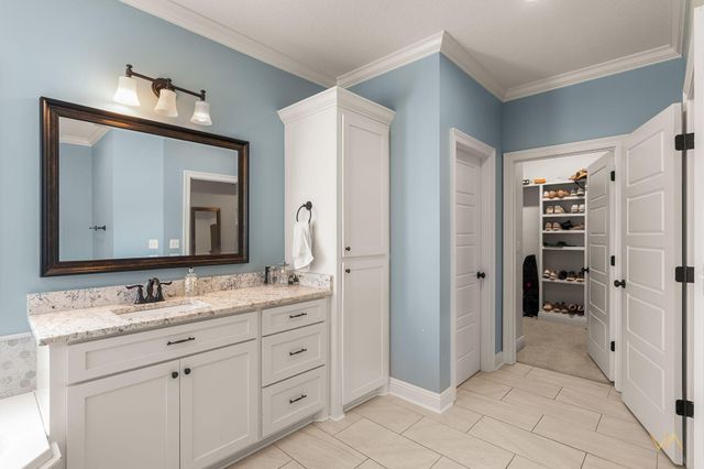 65 W Cadbury Ln., Hattiesburg, MS 39402