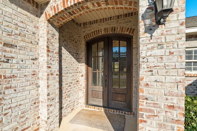 65 W Cadbury Ln., Hattiesburg, MS 39402