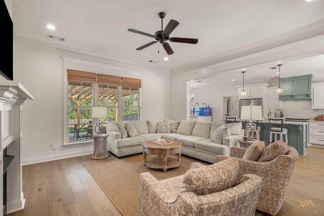 65 W Cadbury Ln., Hattiesburg, MS 39402