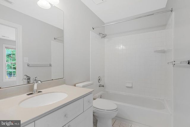 1200 CHADSWORTH CT, Mclean, VA 22102