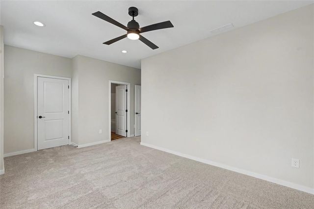 2732 Fleur Drive, Des Moines, IA 50321