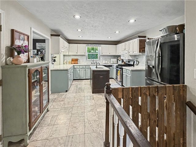 16564 Crowder Lane, Lead Hill, AR 72644