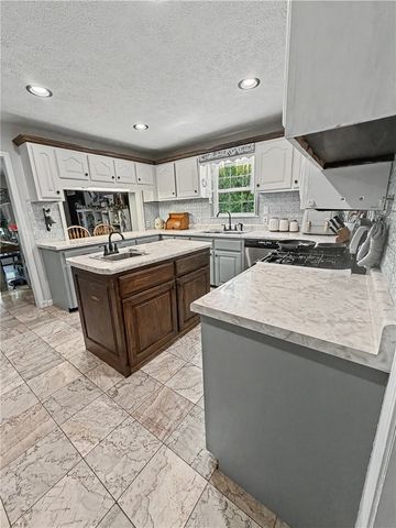 16564 Crowder Lane, Lead Hill, AR 72644