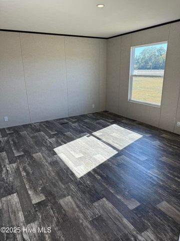 2227 Twisted Hickory Road, Elizabethtown, NC 28337