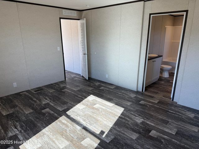 2227 Twisted Hickory Road, Elizabethtown, NC 28337