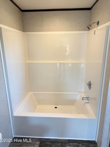 2227 Twisted Hickory Road, Elizabethtown, NC 28337