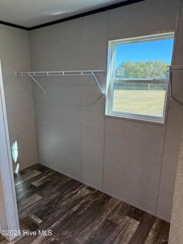 2227 Twisted Hickory Road, Elizabethtown, NC 28337