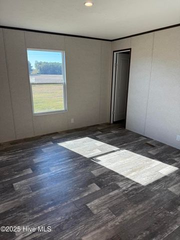 2227 Twisted Hickory Road, Elizabethtown, NC 28337