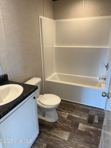 2227 Twisted Hickory Road, Elizabethtown, NC 28337