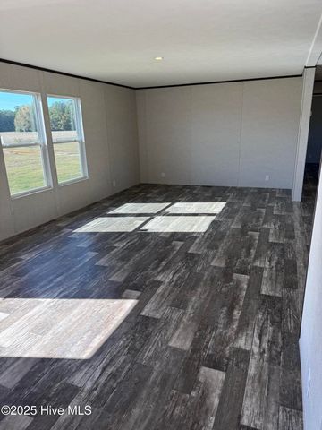 2227 Twisted Hickory Road, Elizabethtown, NC 28337