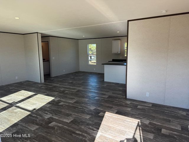 2227 Twisted Hickory Road, Elizabethtown, NC 28337