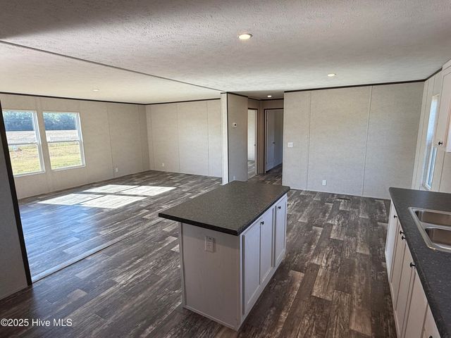 2227 Twisted Hickory Road, Elizabethtown, NC 28337