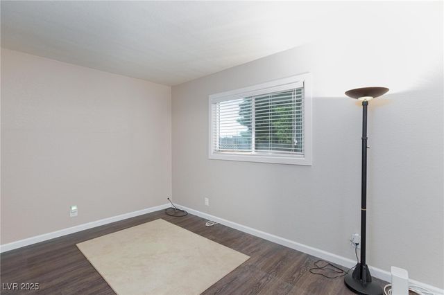 5077 Ridge Drive, Las Vegas, NV 89103