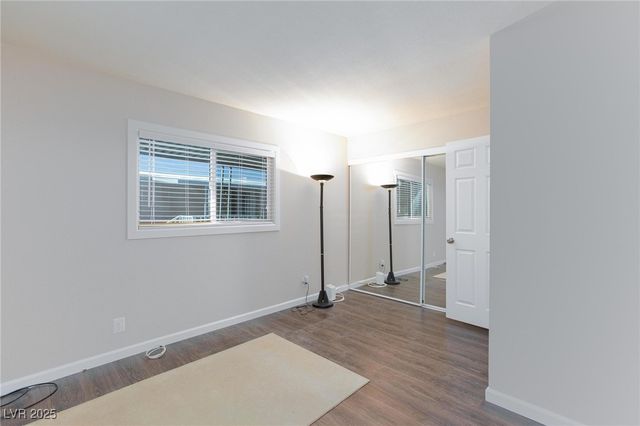 5077 Ridge Drive, Las Vegas, NV 89103