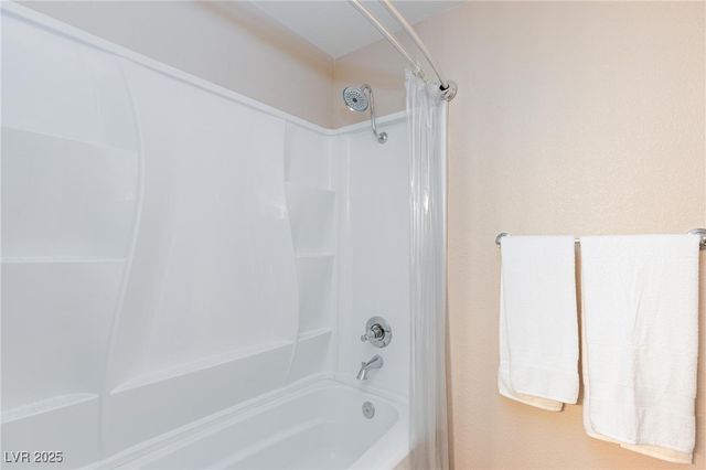 5077 Ridge Drive, Las Vegas, NV 89103