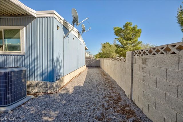 5077 Ridge Drive, Las Vegas, NV 89103