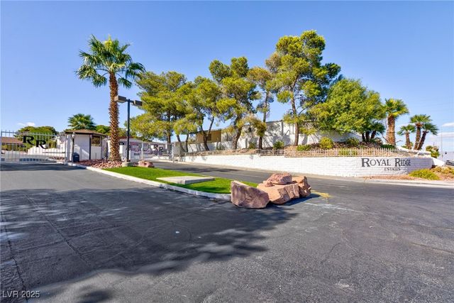 5077 Ridge Drive, Las Vegas, NV 89103