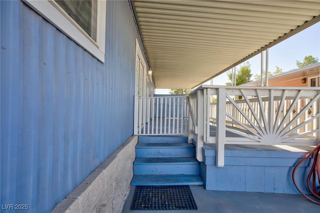 5077 Ridge Drive, Las Vegas, NV 89103