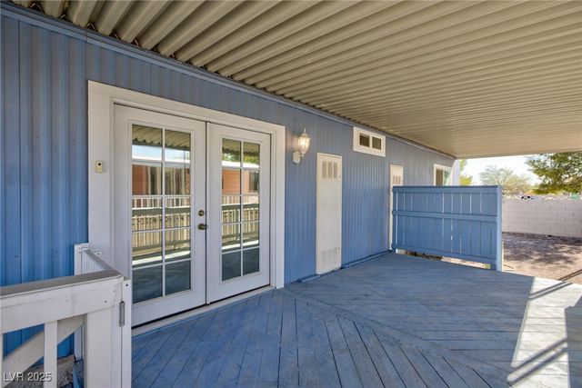 5077 Ridge Drive, Las Vegas, NV 89103