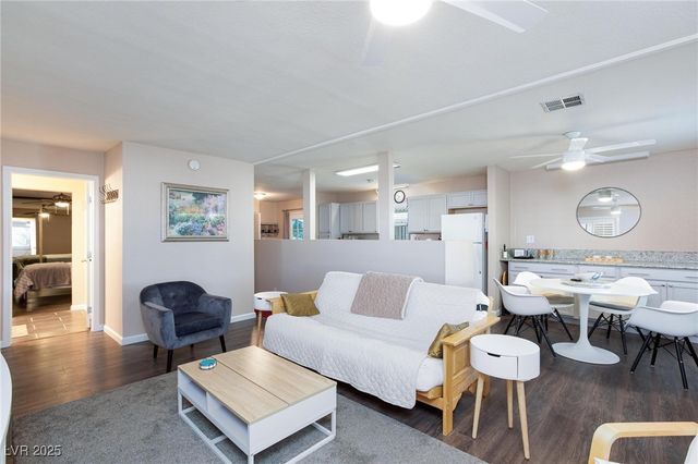 5077 Ridge Drive, Las Vegas, NV 89103