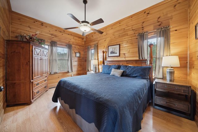 510 Wildflower Ridge Rd, Gatlinburg, TN 37738