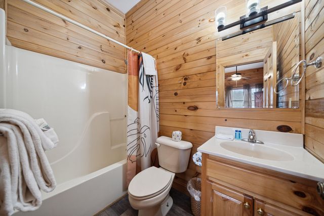 510 Wildflower Ridge Rd, Gatlinburg, TN 37738