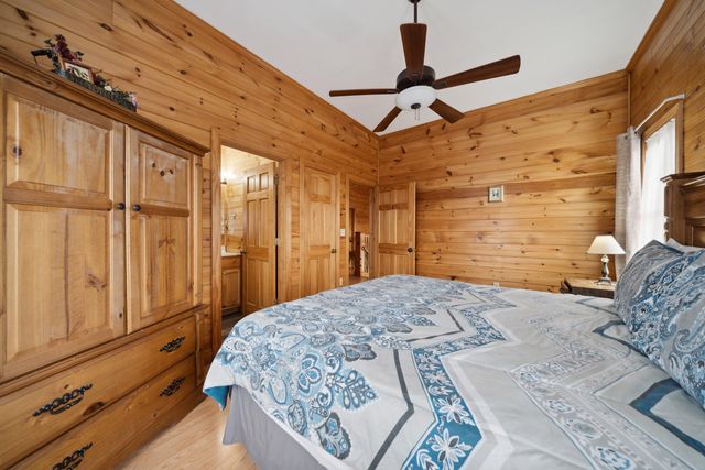 510 Wildflower Ridge Rd, Gatlinburg, TN 37738