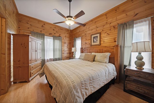 510 Wildflower Ridge Rd, Gatlinburg, TN 37738