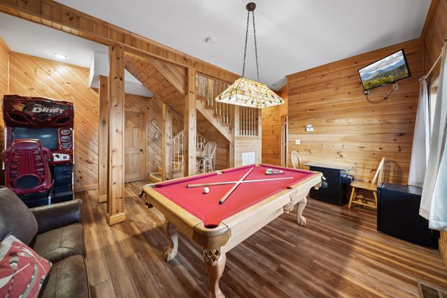 510 Wildflower Ridge Rd, Gatlinburg, TN 37738