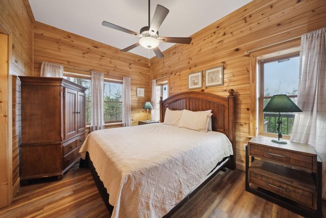 510 Wildflower Ridge Rd, Gatlinburg, TN 37738