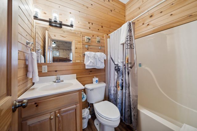 510 Wildflower Ridge Rd, Gatlinburg, TN 37738