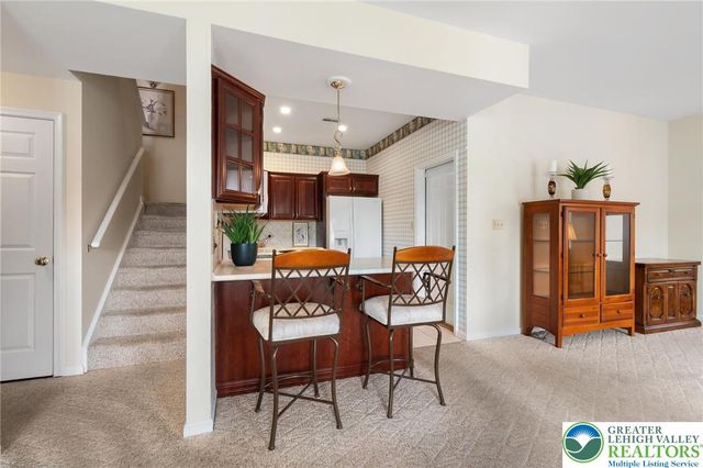 2504 Rolling Green Drive, Lower Macungie Twp, PA 18062