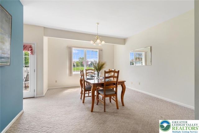 2504 Rolling Green Drive, Lower Macungie Twp, PA 18062