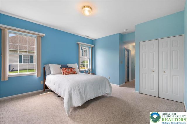 2504 Rolling Green Drive, Lower Macungie Twp, PA 18062