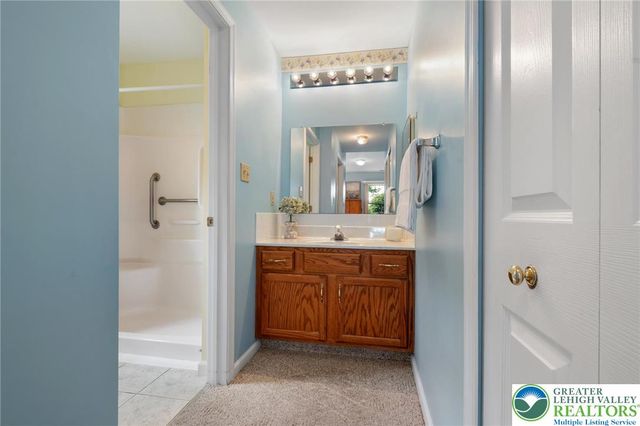 2504 Rolling Green Drive, Lower Macungie Twp, PA 18062
