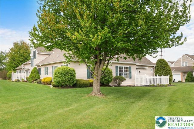 2504 Rolling Green Drive, Lower Macungie Twp, PA 18062