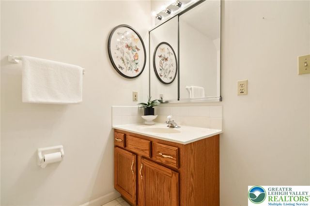 2504 Rolling Green Drive, Lower Macungie Twp, PA 18062