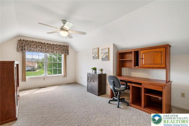 2504 Rolling Green Drive, Lower Macungie Twp, PA 18062