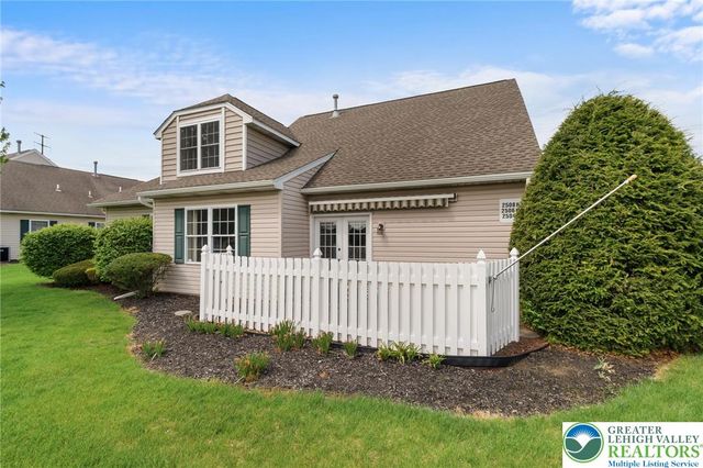 2504 Rolling Green Drive, Lower Macungie Twp, PA 18062