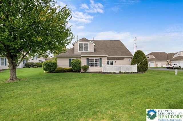 2504 Rolling Green Drive, Lower Macungie Twp, PA 18062
