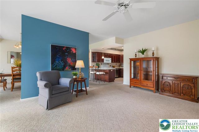 2504 Rolling Green Drive, Lower Macungie Twp, PA 18062
