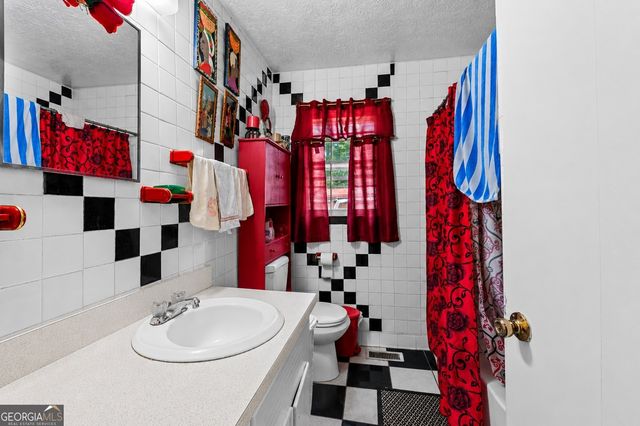 564 Peters Street, Statham, GA 30666
