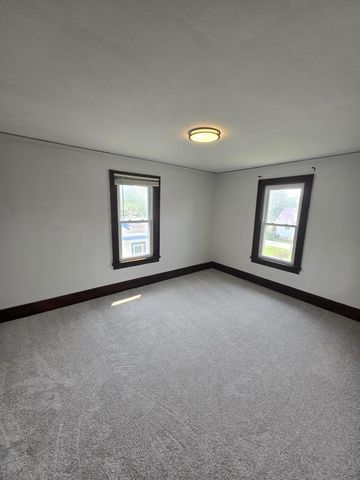 128 Hinman AVENUE, Waukesha, WI 53186