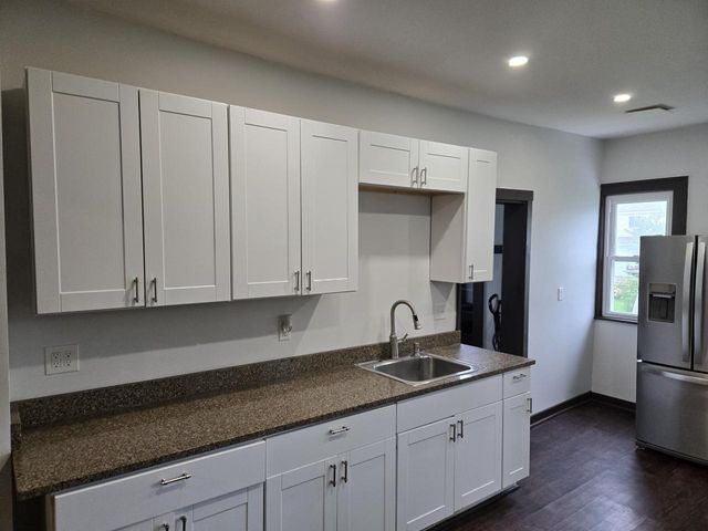 128 Hinman AVENUE, Waukesha, WI 53186