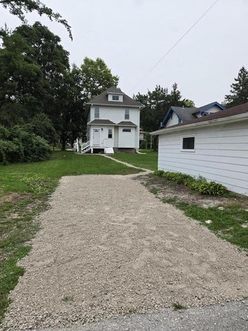128 Hinman AVENUE, Waukesha, WI 53186