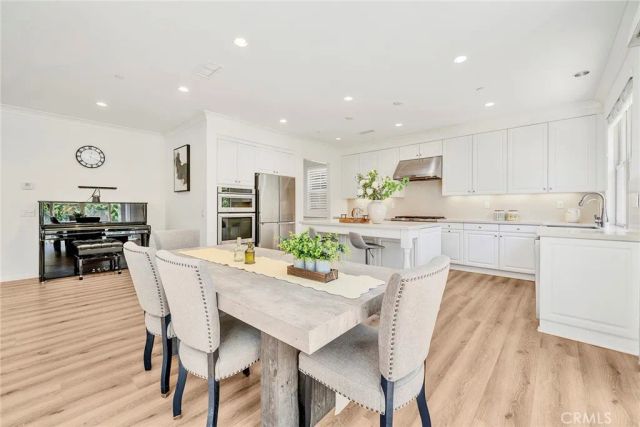 104 Beechmont, Irvine, CA 92620