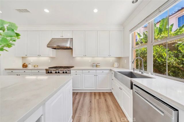 104 Beechmont, Irvine, CA 92620
