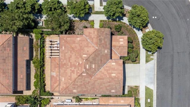 104 Beechmont, Irvine, CA 92620